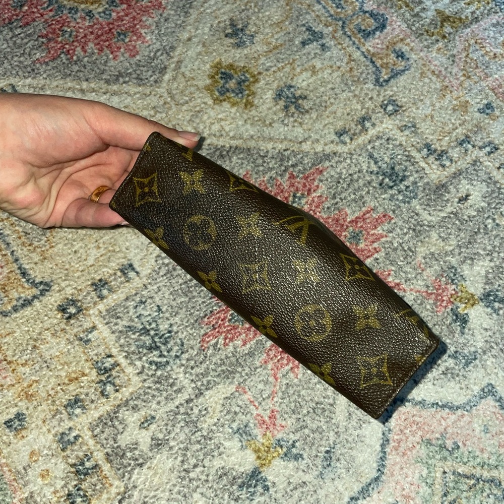 Louis Vuitton - Picture 12 of 12